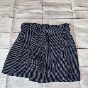 NWOT Women's Max Studio Shorts
